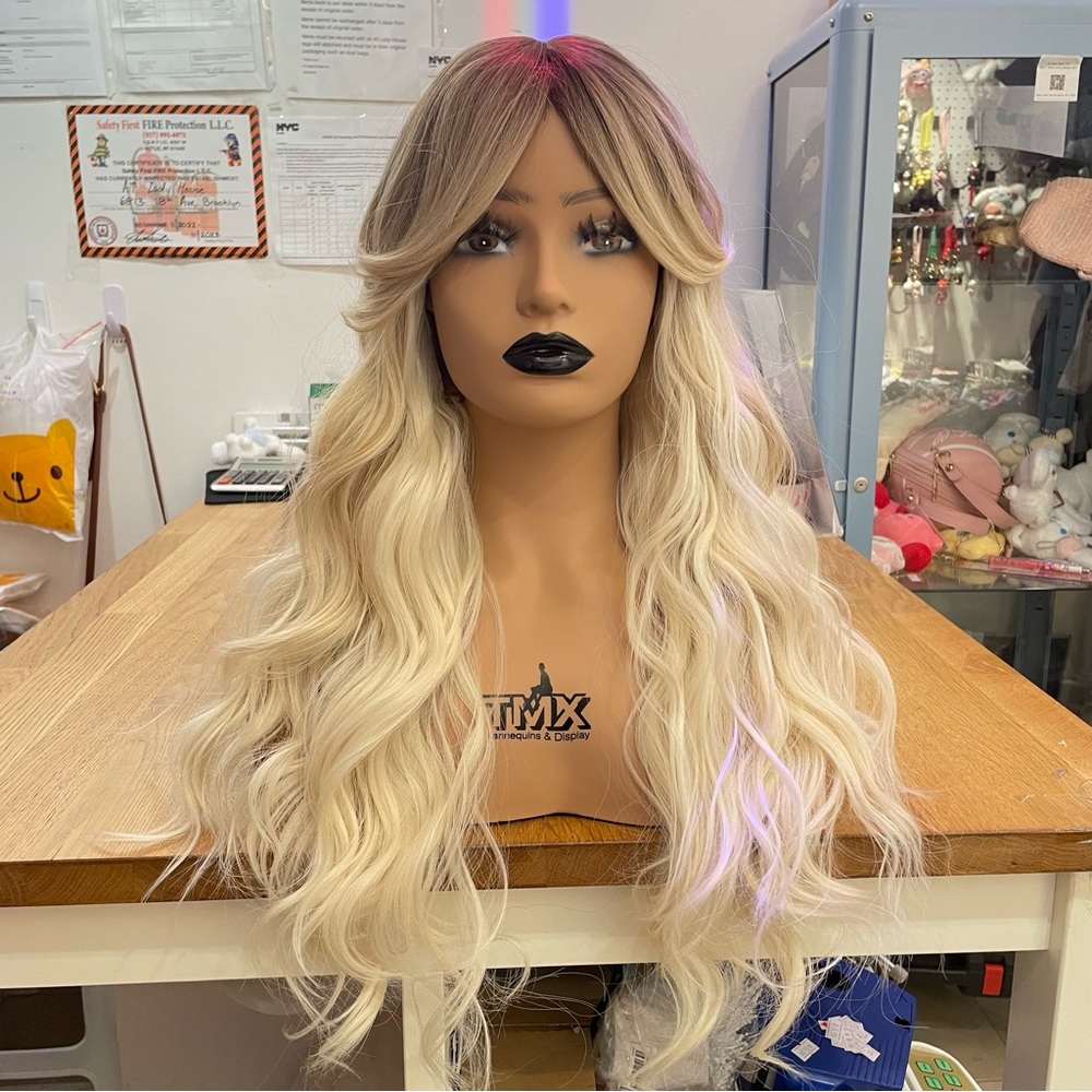 Blonde ombré Fashion Gradient Butterfly Haircut Wig